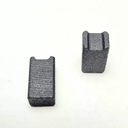 Szénkefe 6x7x12,5mm (7x6x12,5mm) Black&decker KR504 , KR750 fúrógép szénkefe