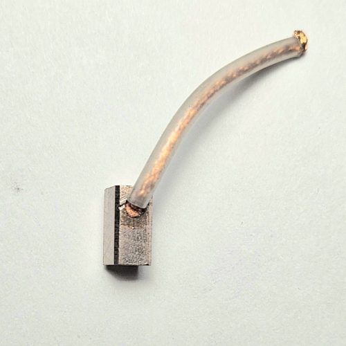 Ščetka iz bronzo 5x8x10 mm (8x5x10 mm) izhod na 5 mm strani